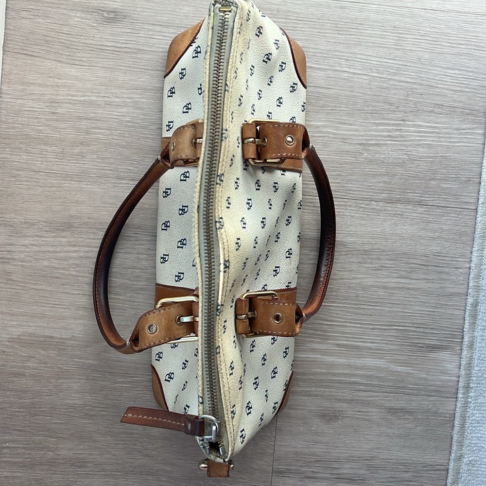 Vintage Dooney & Bourke White Domed Shoulder Satchel - Picture 2 of 6